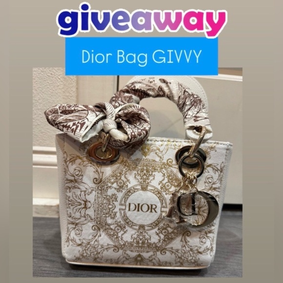 🎉✅  DIOR BAG GIVVY TODAY ✅🎉 - Picture 1 of 3